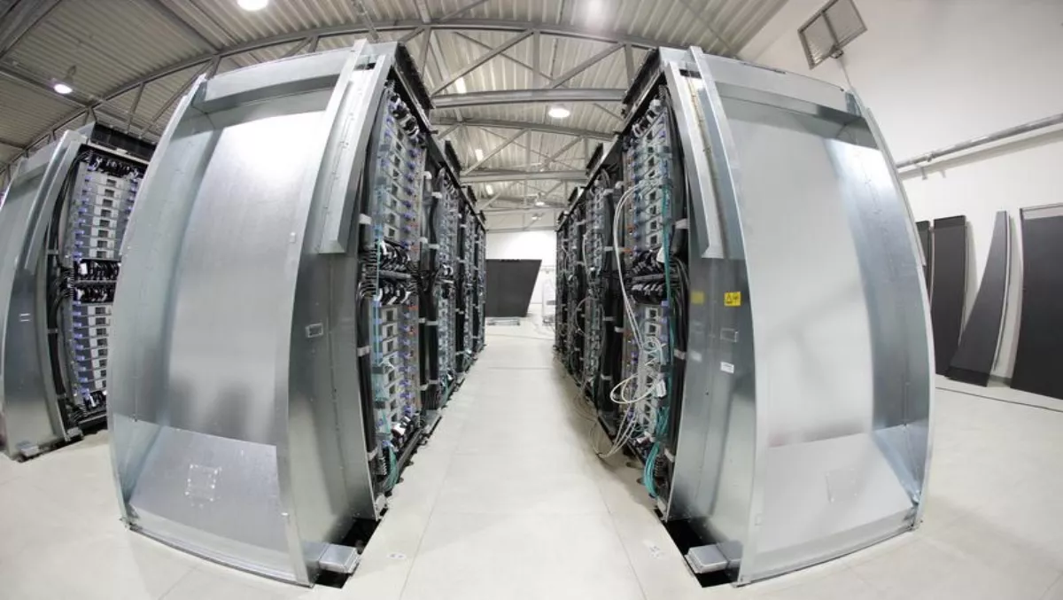 Telstra serves up cloud services to govt clients